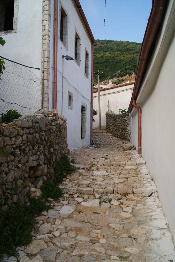 Appartamento Vila Milo Vuno Esterno foto